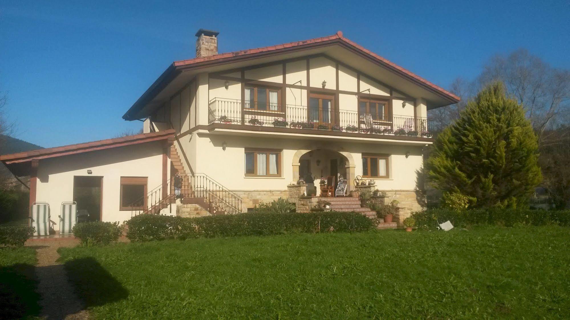 Casa Rural Ibarrondo Etxea Мунгия Экстерьер фото