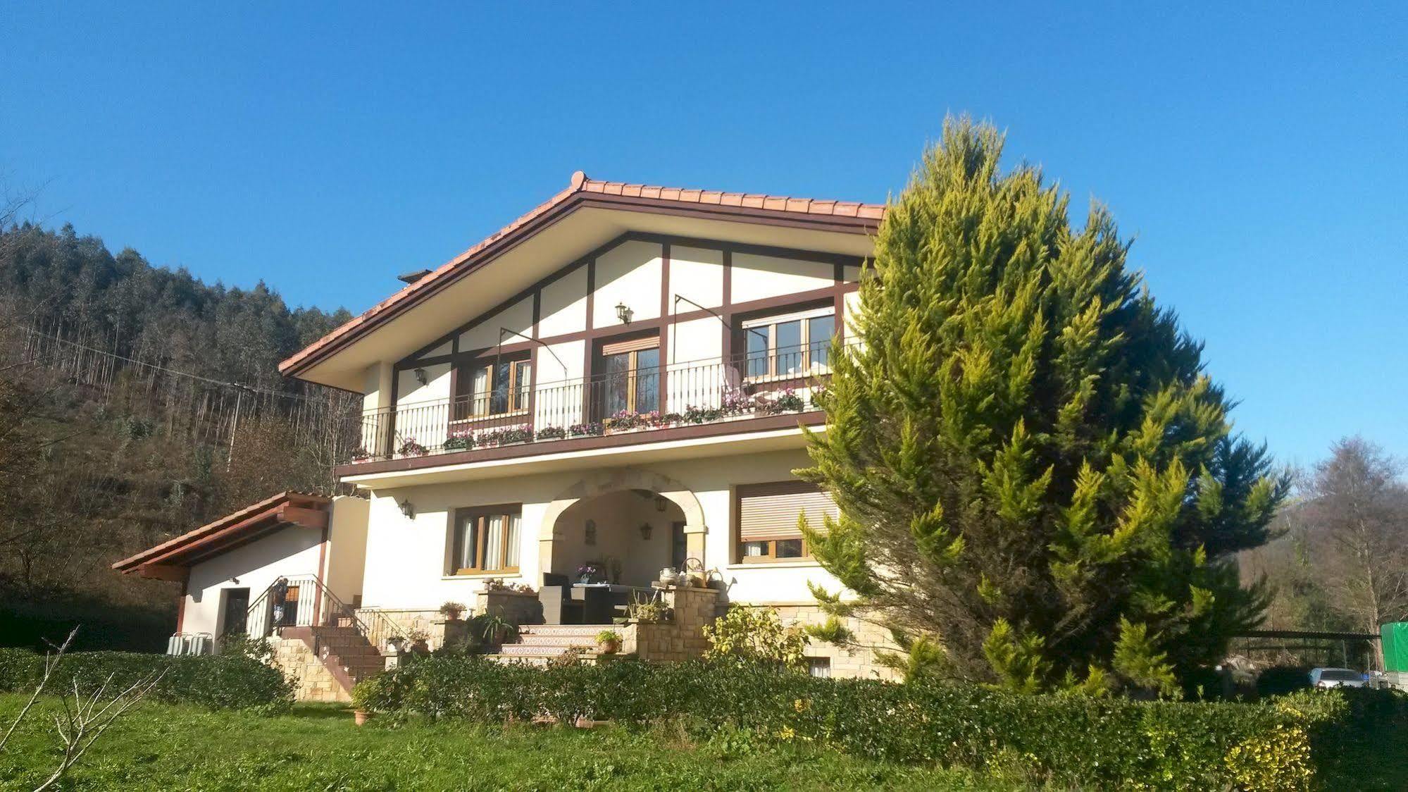 Casa Rural Ibarrondo Etxea Мунгия Экстерьер фото